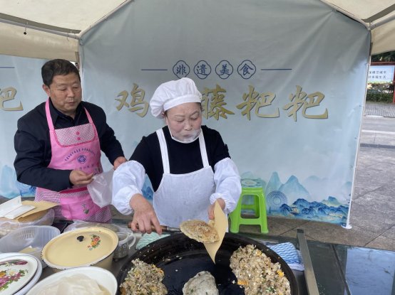 2025貴州紅山水越野挑戰(zhàn)賽（興仁站） 農(nóng)特展銷，讓“長(zhǎng)壽之鄉(xiāng)”的美味隨選手回家